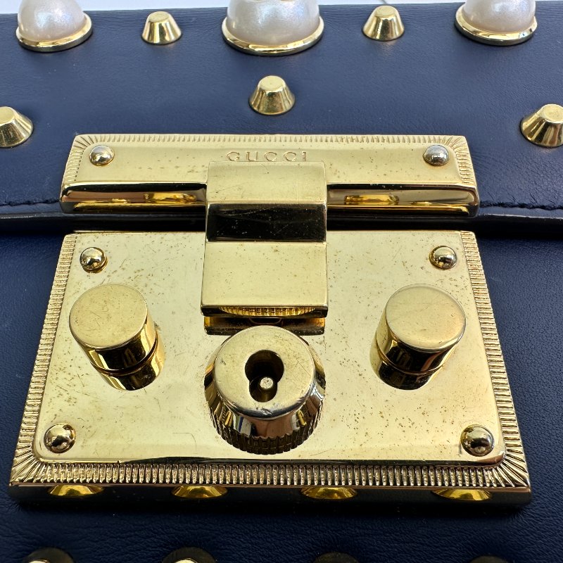 GUCCI 鎖扣包 金屬鎖扣 珍珠鉚釘裝飾 皮革斜背包-2