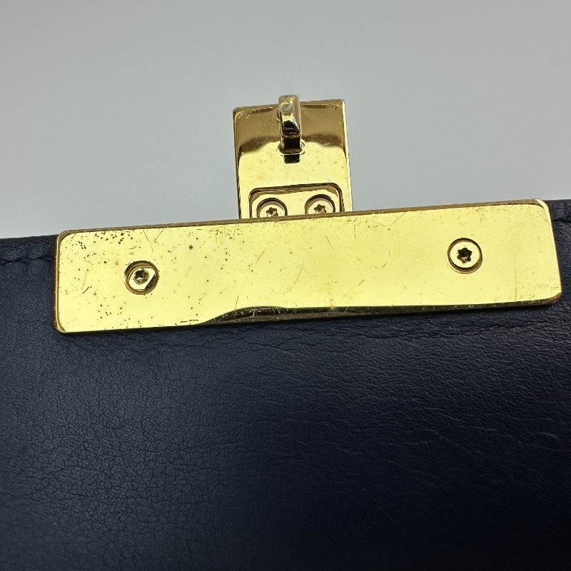 GUCCI 鎖扣包 金屬鎖扣 珍珠鉚釘裝飾 皮革斜背包-7