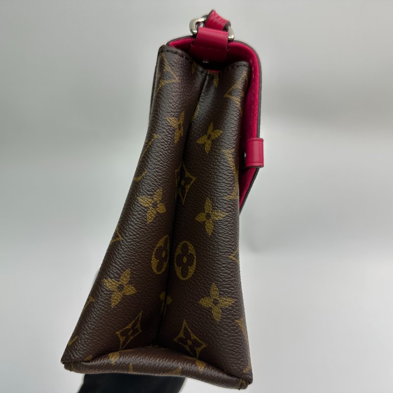 路易威登 LV Saint Michel Monogram 撞色皮革斜背包-2