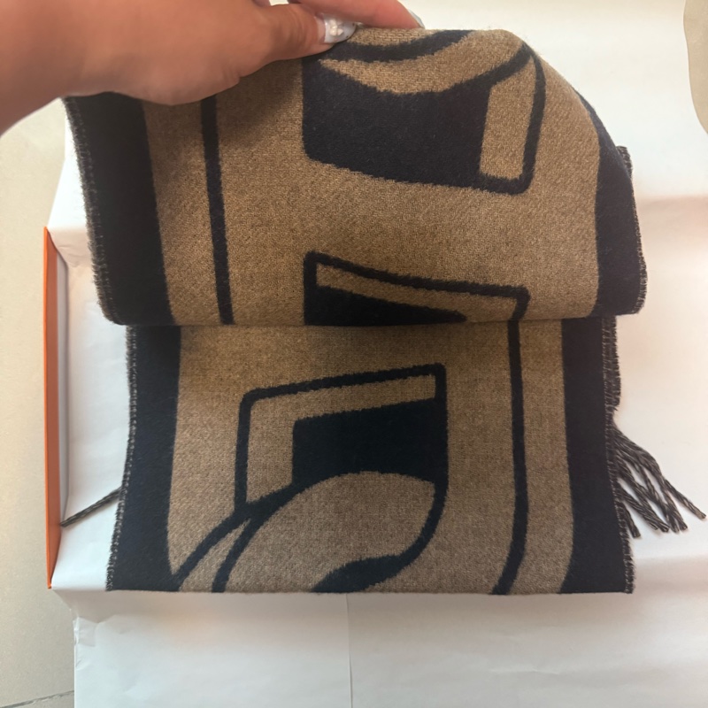 💖Hermes 圍巾 豬鼻串接款💖 全新 深藍色 現貨 美款✨-1