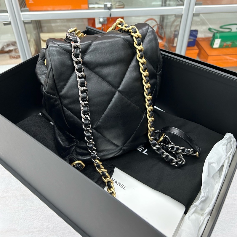 Chanel 24C 黑金19Bag雙肩包 芯片 尺寸約22*26 附件毛氈、塵袋-1