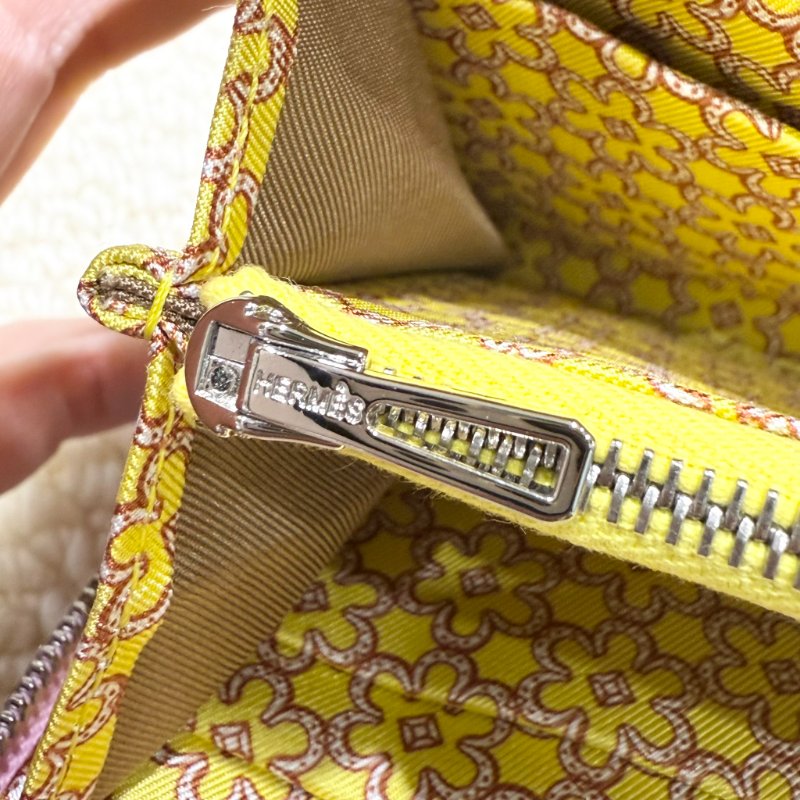 HERMES - 粉紫色拚黃色小花 Silk'in Azap 長夾-13