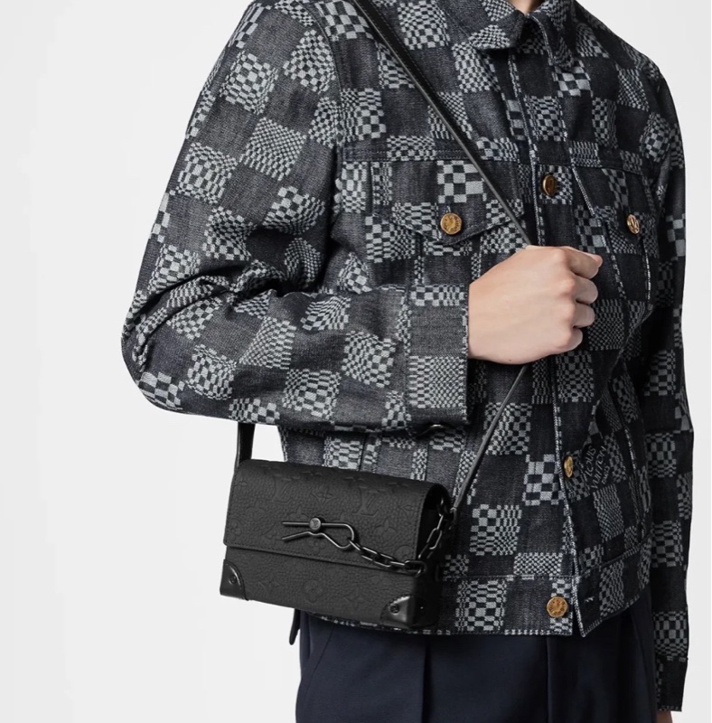 LV Steamer黑色壓紋小盒子 尺寸約18*11-0