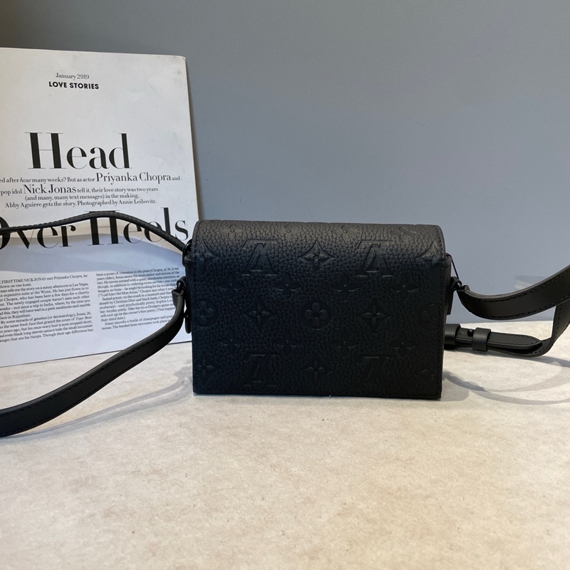 LV Steamer黑色壓紋小盒子 尺寸約18*11-2