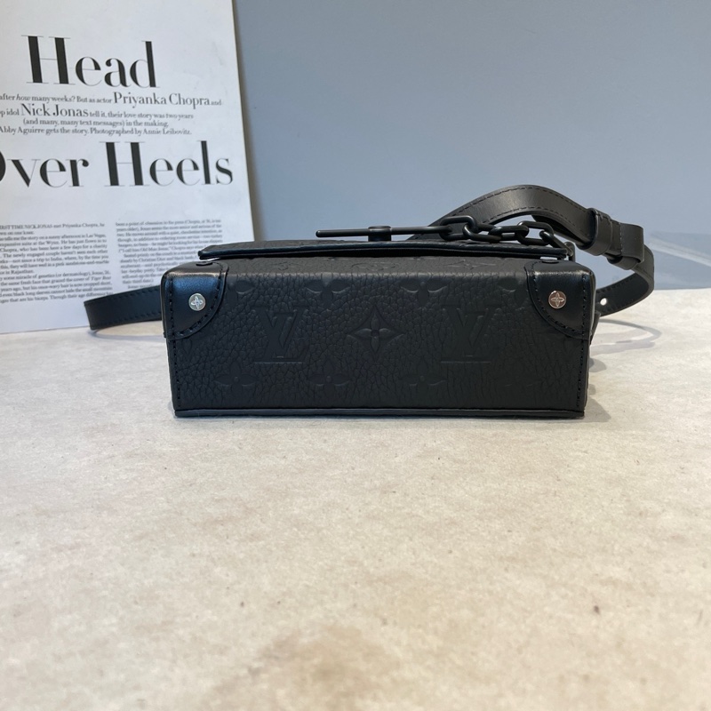 LV Steamer黑色壓紋小盒子 尺寸約18*11-3