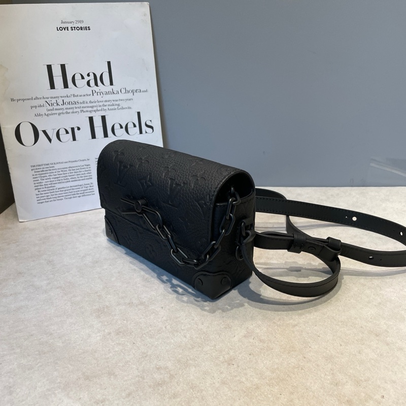 LV Steamer黑色壓紋小盒子 尺寸約18*11-4