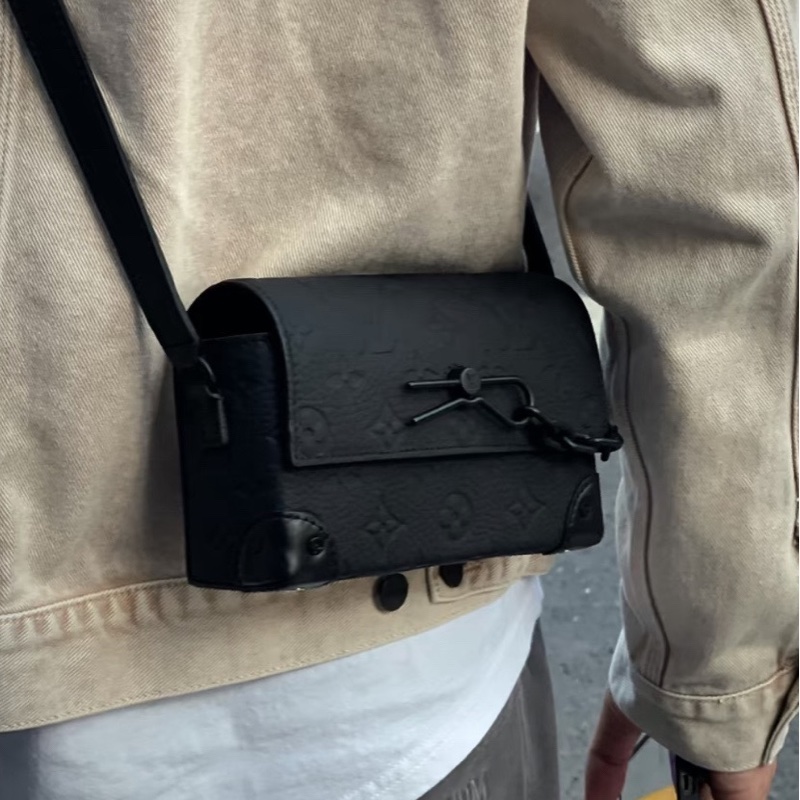 LV Steamer黑色壓紋小盒子 尺寸約18*11-6