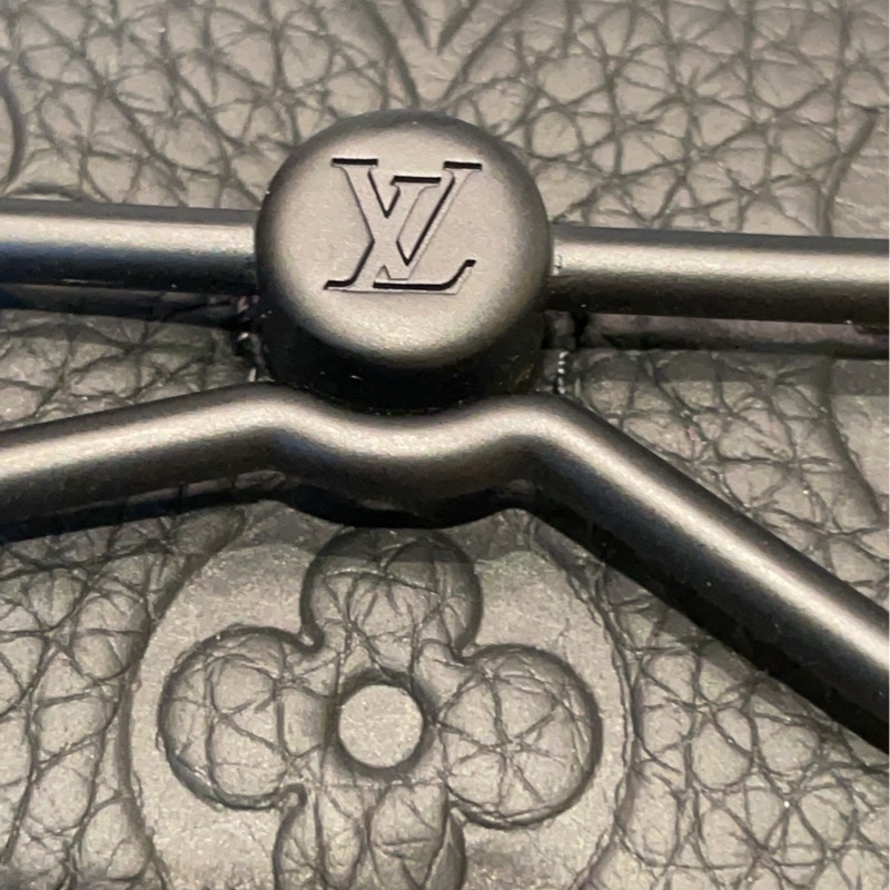 LV Steamer黑色壓紋小盒子 尺寸約18*11-9