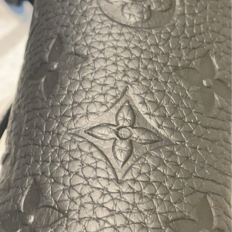 LV Steamer黑色壓紋小盒子 尺寸約18*11-14