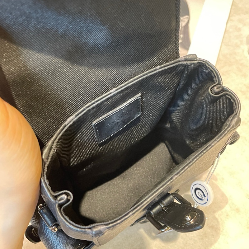 LV Christopher nano黑武士斜挎包 尺寸約14*20-22