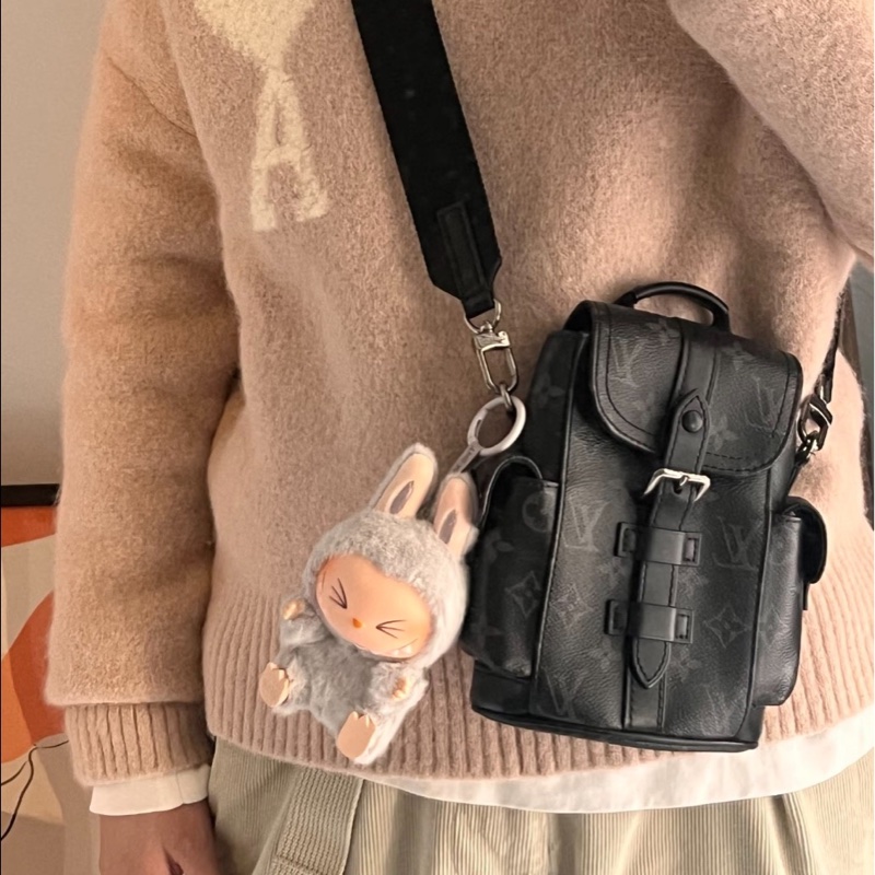 LV Christopher nano黑武士斜挎包 尺寸約14*20-0