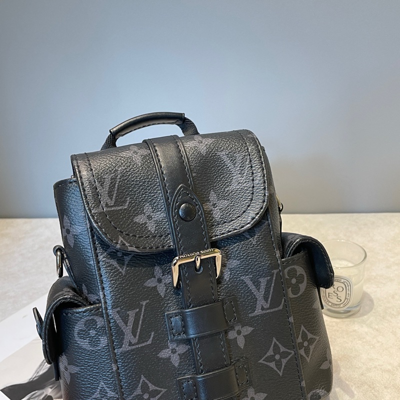 LV Christopher nano黑武士斜挎包 尺寸約14*20-8