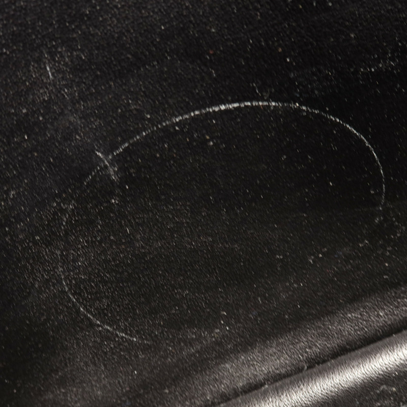 PRADA 牛皮皮革Briefcase銀扣公事包-18