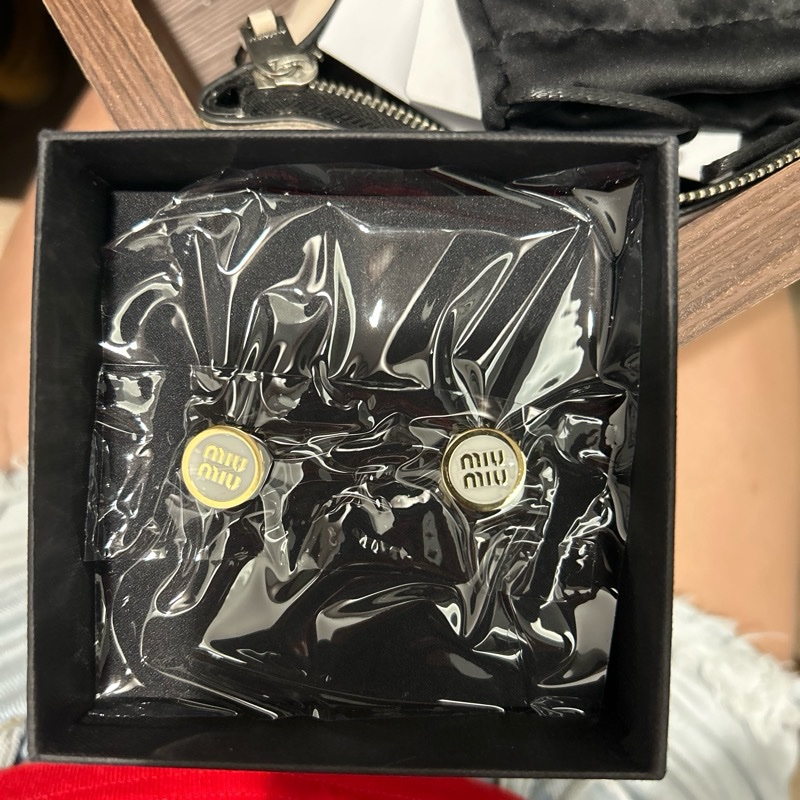 miumiu耳環-18
