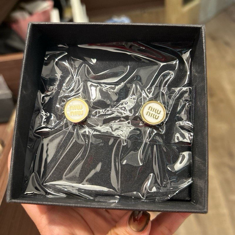 miumiu耳環-21