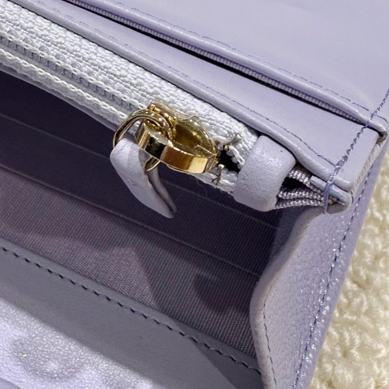 CHANEL - 薰衣草紫荔枝皮淡金釦WOC-15