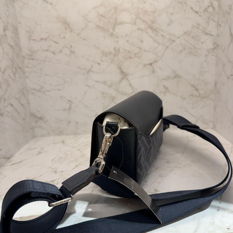 fendi 皮拼布翻蓋斜背包/深藍-4