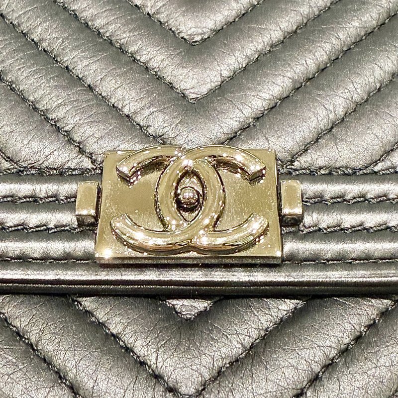 CHANEL - 黑色羊皮銀釦山型紋 BOY WOC-2