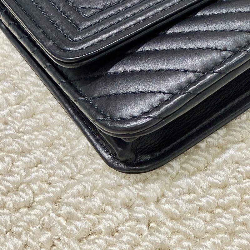 CHANEL - 黑色羊皮銀釦山型紋 BOY WOC-6