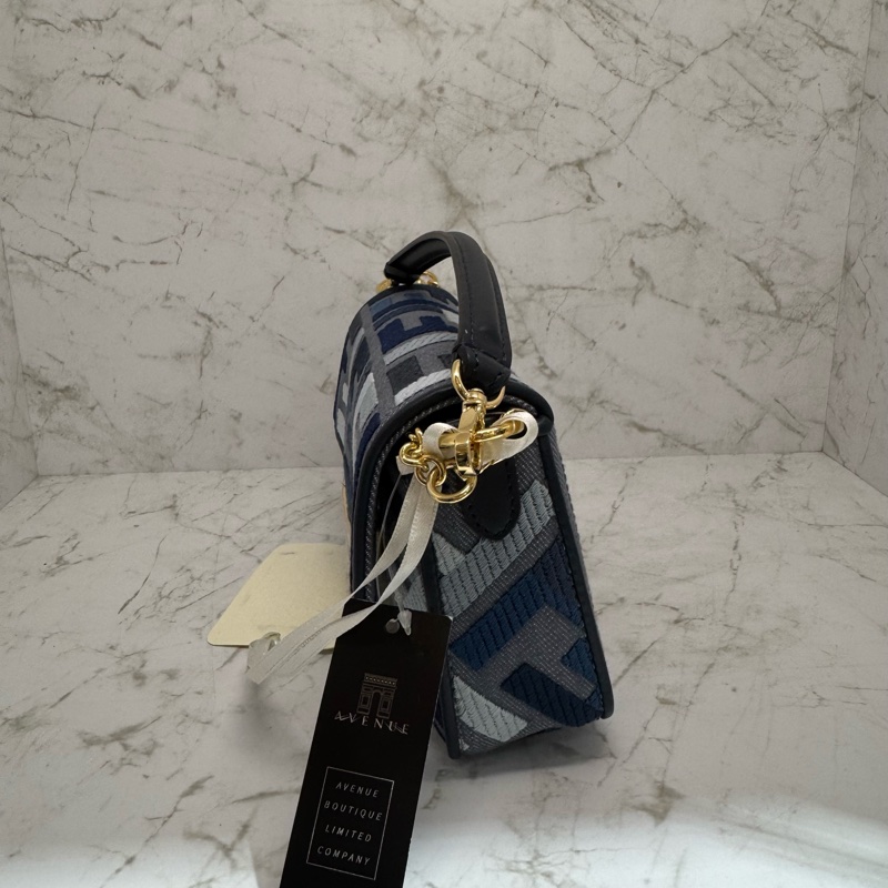 fendi 迷你Baguette 兩用包藍-3