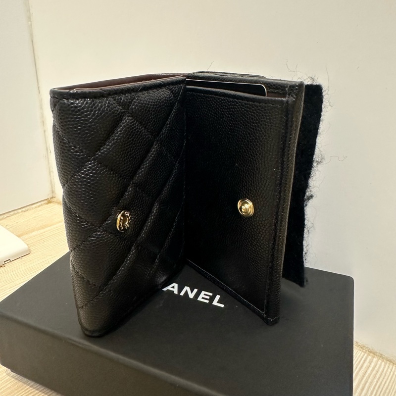 全新 CHANEL 三折短夾 雙層 有零錢包-1