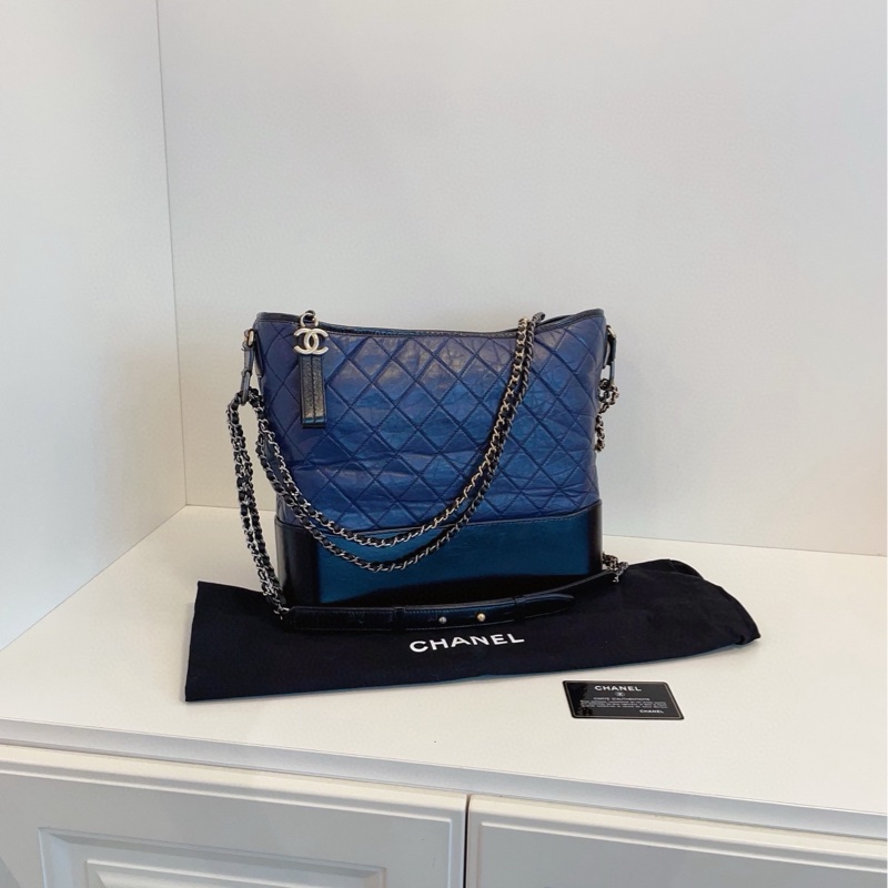 【98+新🆕】Chanel 藍拼黑 流浪 maxi 機場包 斜挎包 單肩包-1