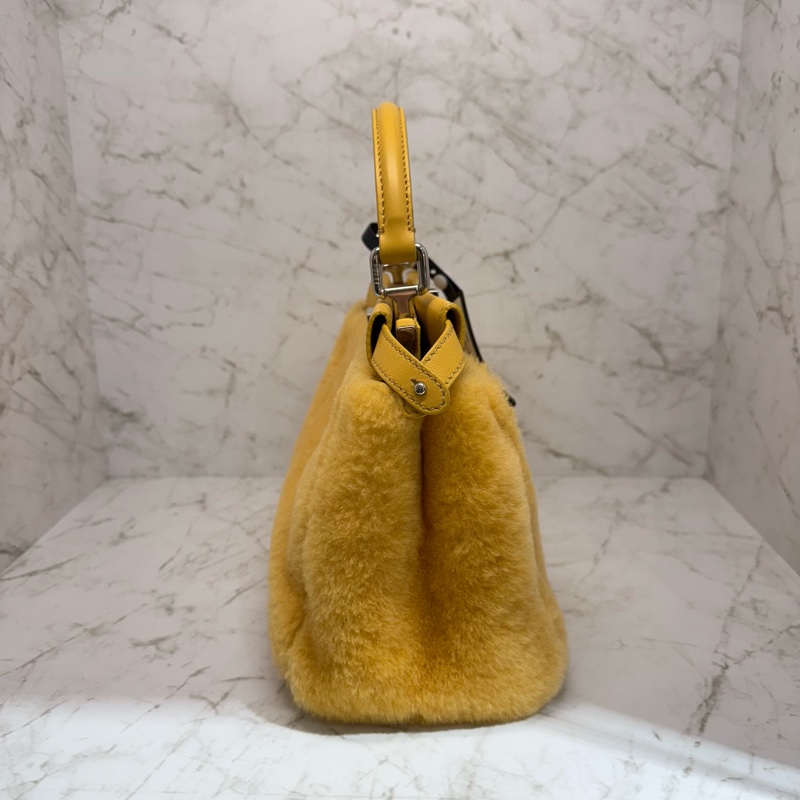 FENDI 黃色毛毛PEEKABOO小款-2