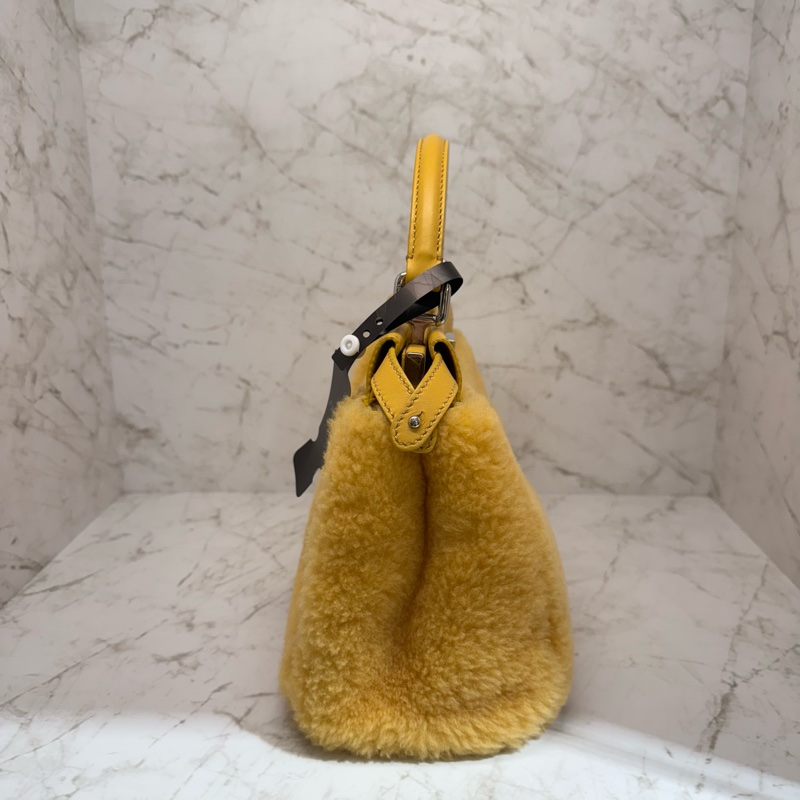 FENDI 黃色毛毛PEEKABOO小款-3