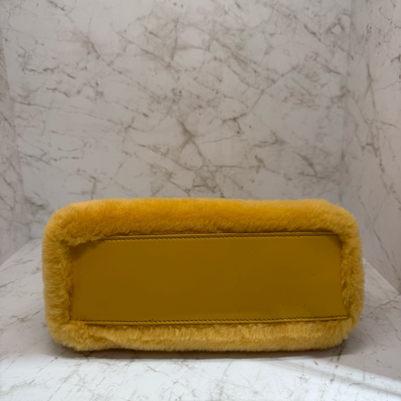 FENDI 黃色毛毛PEEKABOO小款-4