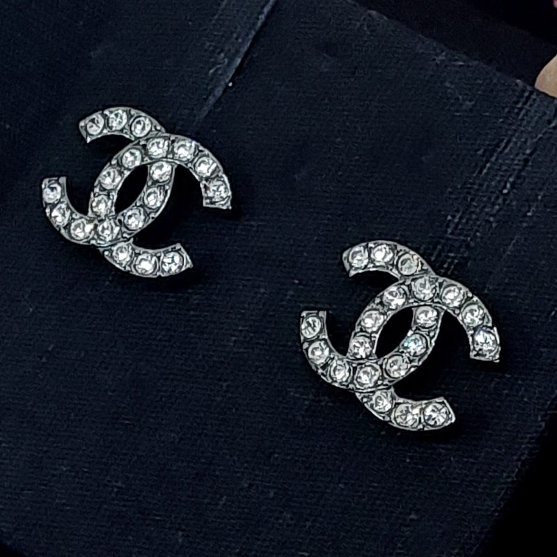 Chanel 香奈兒 烏銀色全水鑽 🎀實品拍照🎀 CC耳針 耳環 耳釘(近新離櫃)僅拍照收藏品-4
