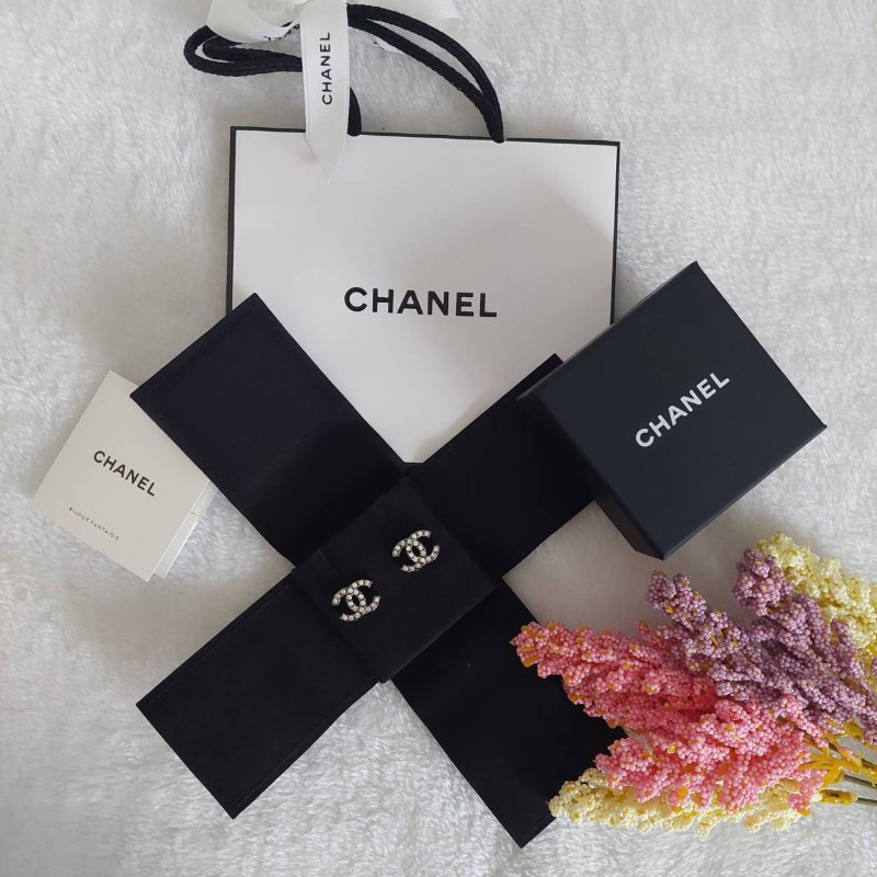 Chanel 香奈兒 烏銀色全水鑽 🎀實品拍照🎀 CC耳針 耳環 耳釘(近新離櫃)僅拍照收藏品-41