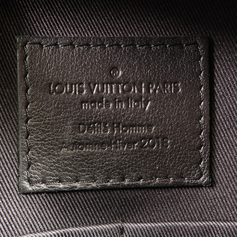 LOUIS VUITTON Monogram Eclipse Glaze Messenger PM肩背袋-10