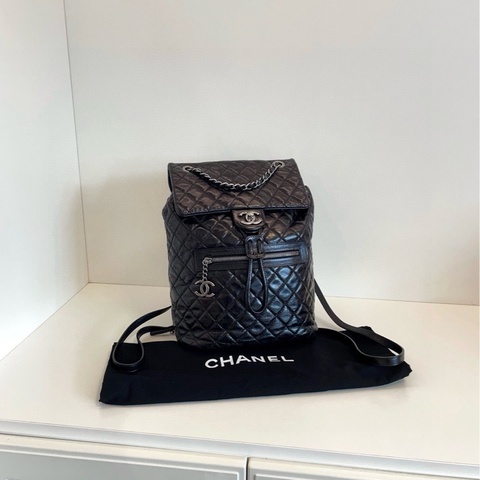 【98新以上🆕】Chanel 黑銀油蠟牛皮 薩爾茨堡雙肩包 中號背包