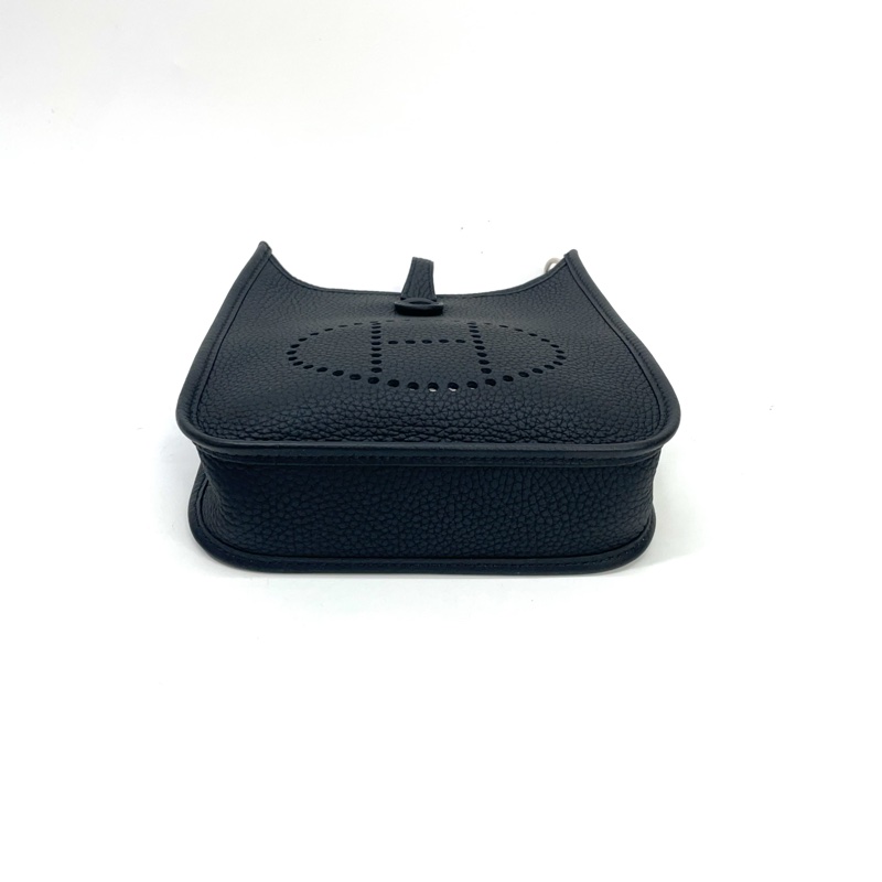 全新！ Hermes 89黑TC皮銀釦Mini evelyne斜背包-4