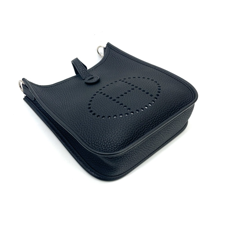全新！ Hermes 89黑TC皮銀釦Mini evelyne斜背包-5