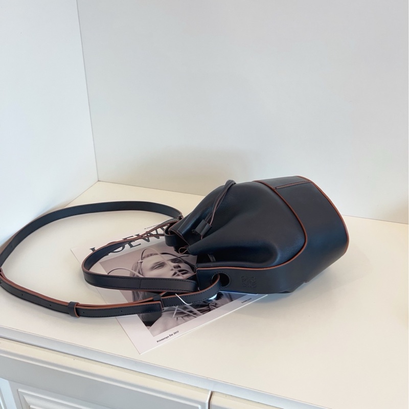 【98新🆕】Loewe Balloon 束繩 牛皮 抽繩氣球包 無限接近黑的深墨藍 手提包 斜挎包 單肩包小號-3