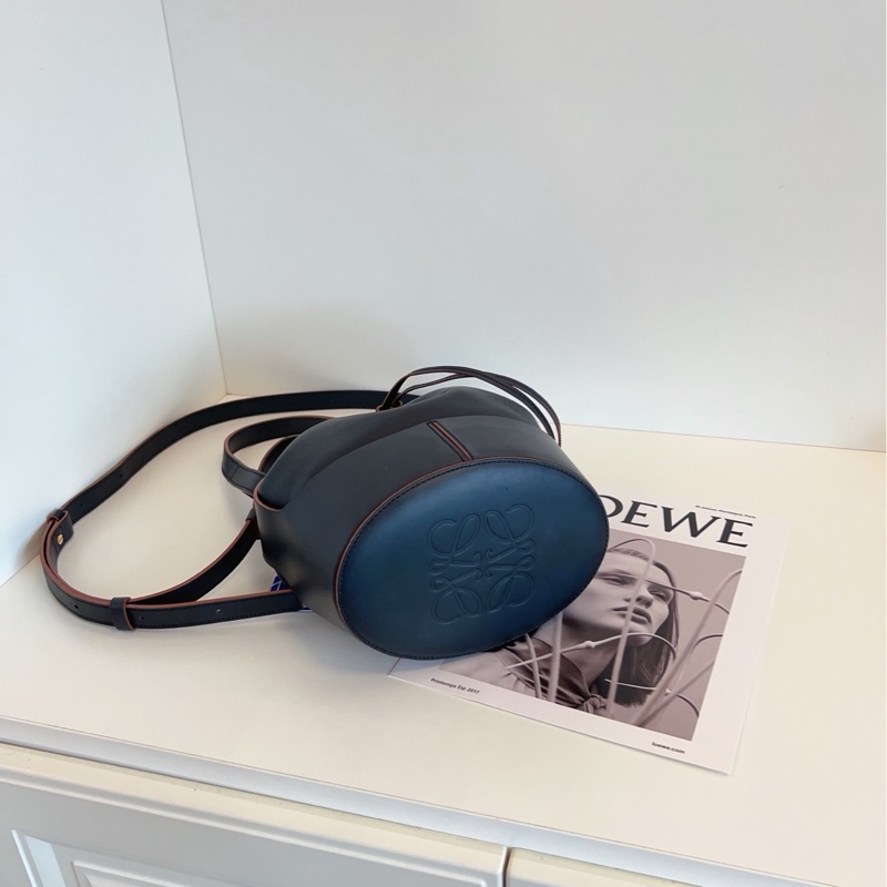 【98新🆕】Loewe Balloon 束繩 牛皮 抽繩氣球包 無限接近黑的深墨藍 手提包 斜挎包 單肩包小號-4