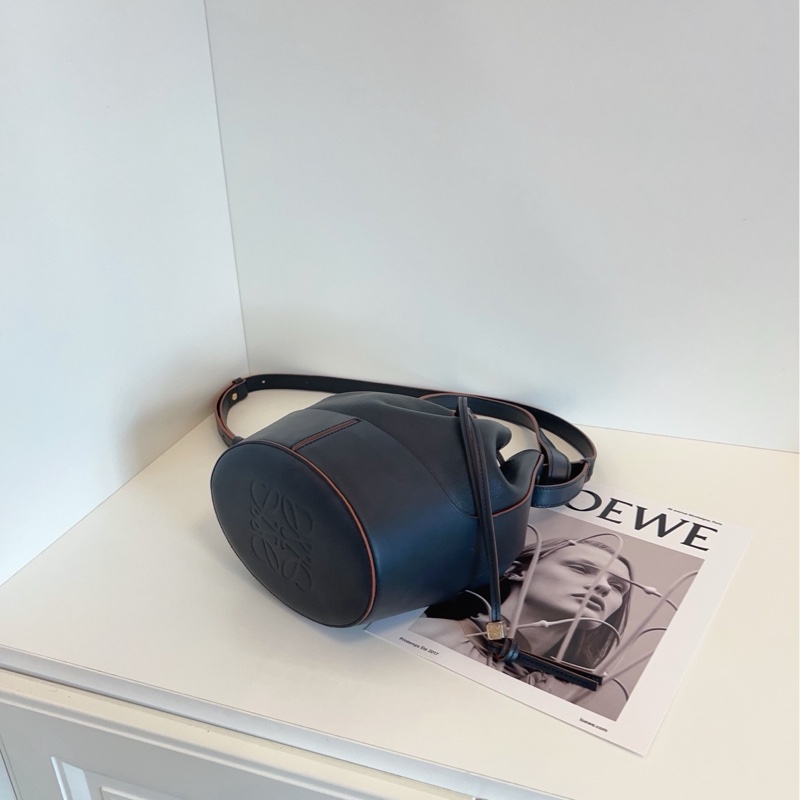 【98新🆕】Loewe Balloon 束繩 牛皮 抽繩氣球包 無限接近黑的深墨藍 手提包 斜挎包 單肩包小號-5