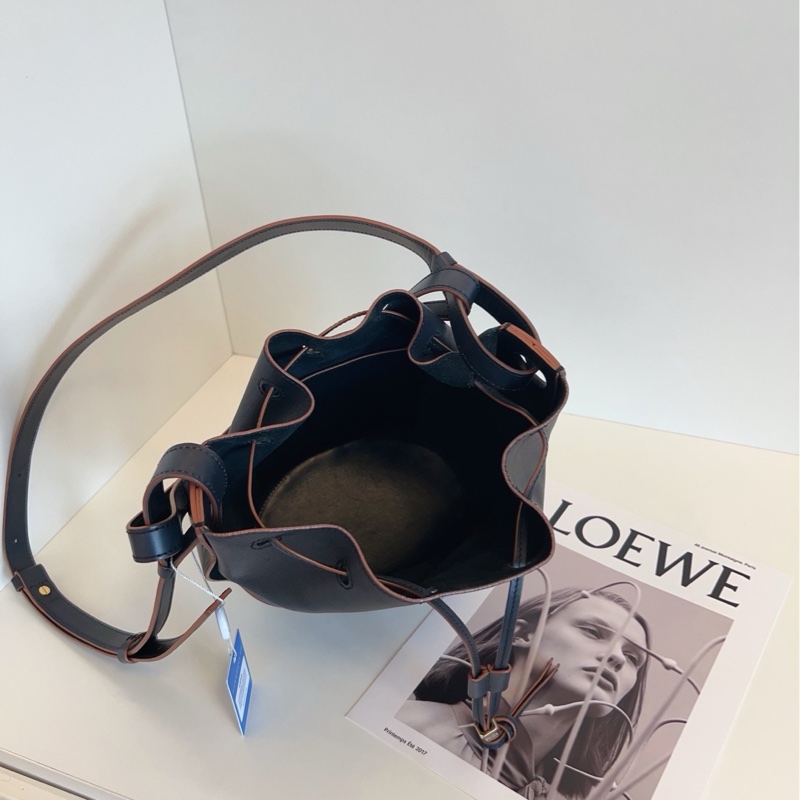 【98新🆕】Loewe Balloon 束繩 牛皮 抽繩氣球包 無限接近黑的深墨藍 手提包 斜挎包 單肩包小號-6