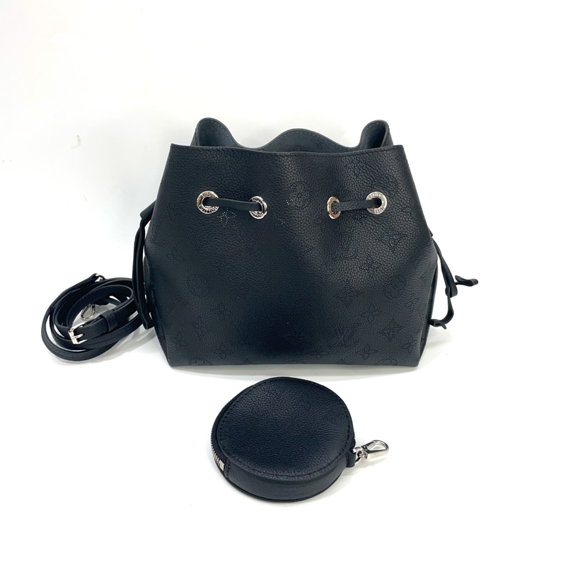 LV 黑牛皮洞洞銀釦Bella束口肩斜包 M57070-0