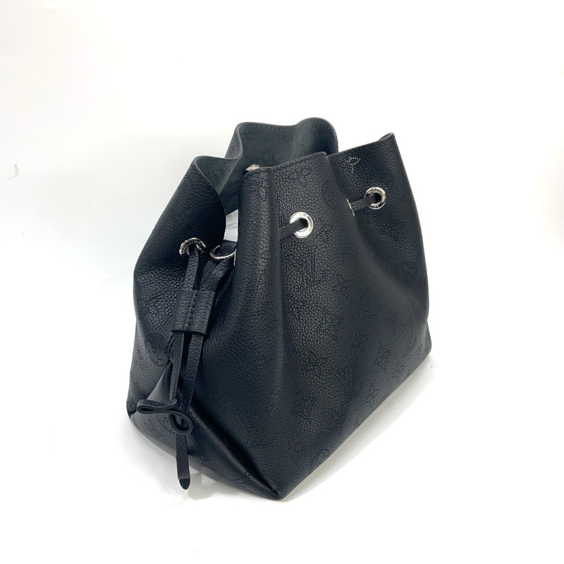 LV 黑牛皮洞洞銀釦Bella束口肩斜包 M57070-2