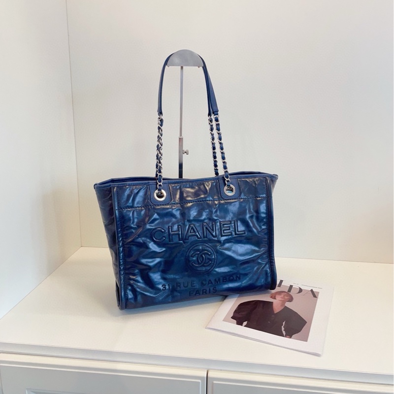 【98新🆕】Chanel 全皮款沙灘包 藍色浮雕logo 單肩包-0