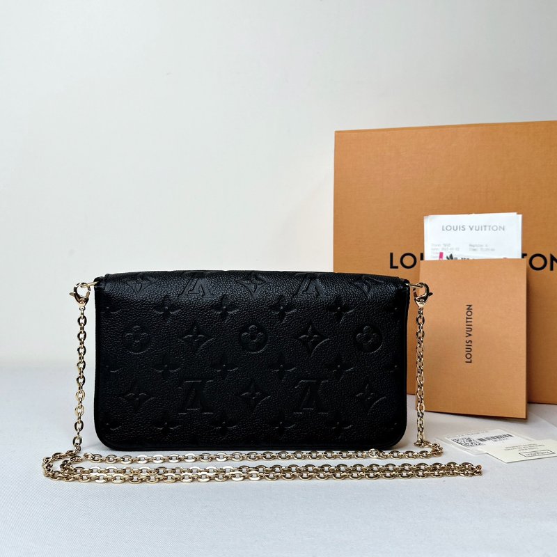 LV 三合一黑壓紋鏈帶包-1