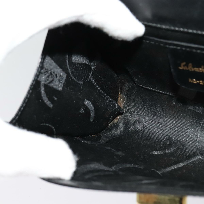 【日本直送】Salvatore Ferragamo Gancini 鏈條單肩包 皮革 黑色 金色 Auth hk2926-18