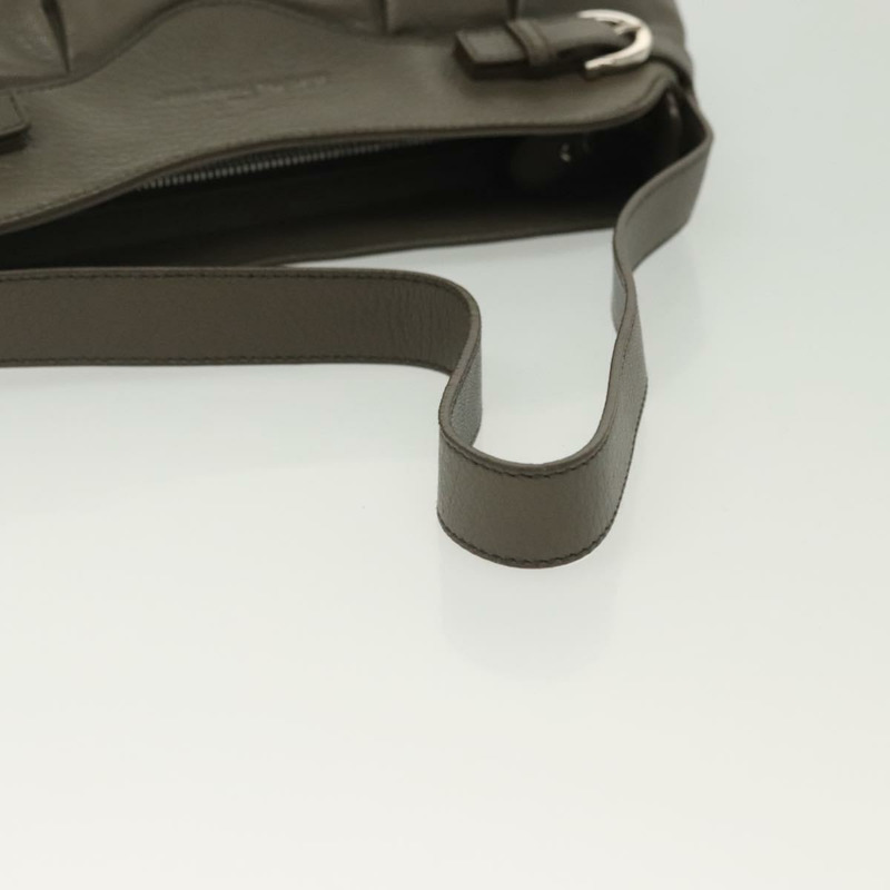 【日本直送】Salvatore Ferragamo 灰色銀色皮革肩背包 正品 135050-6