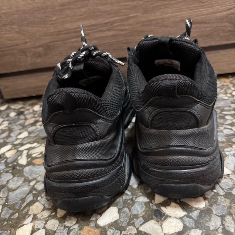 Balenciaga-2