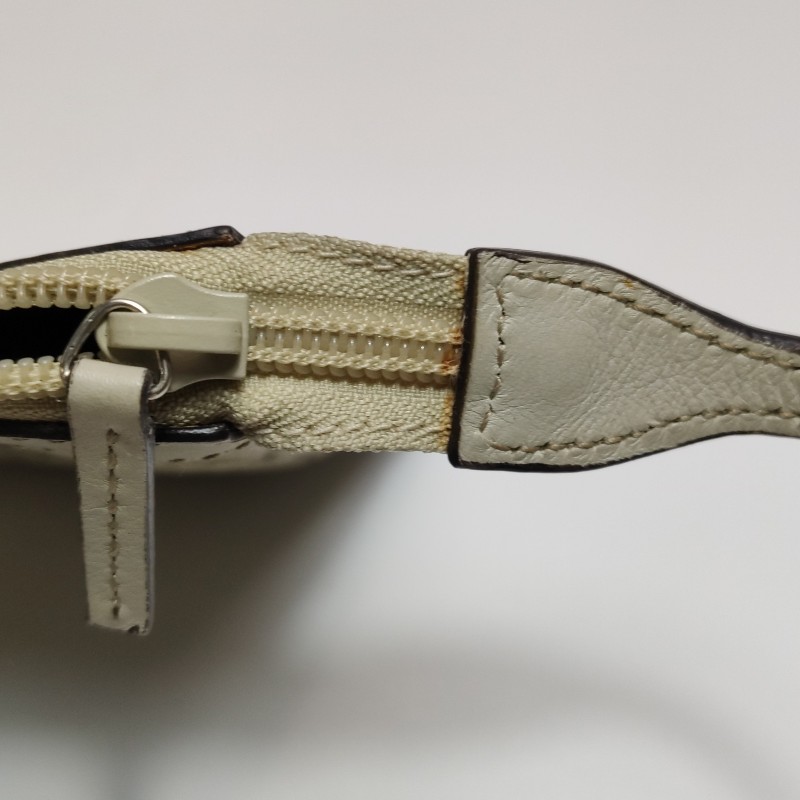 Gucci牛皮純色雙G老花拉鍊手提包-17