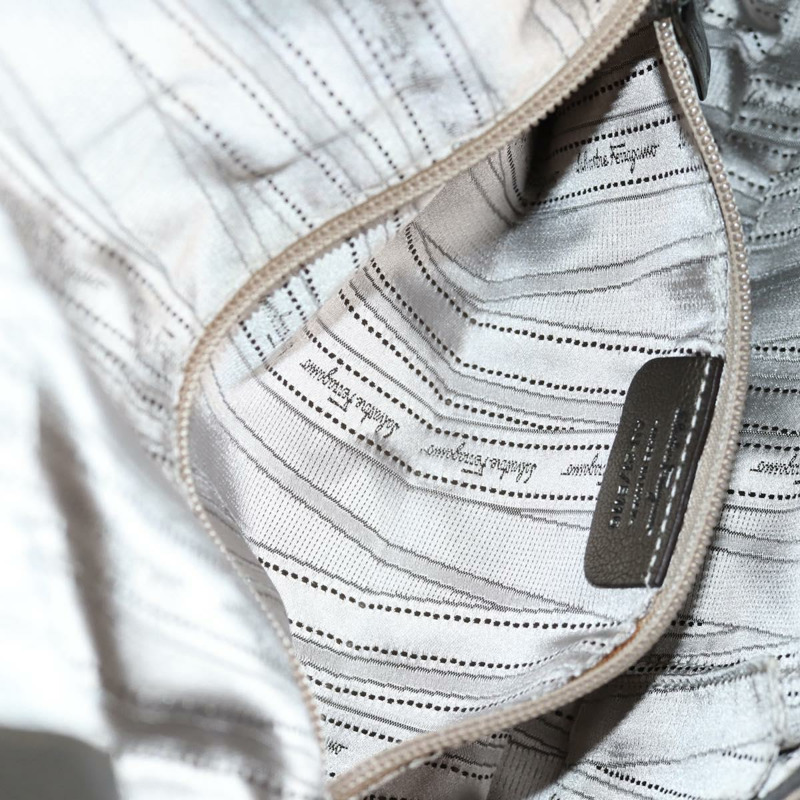 【日本直送】Salvatore Ferragamo Vala 單肩包 皮革 銀色 正品 am8982V-21