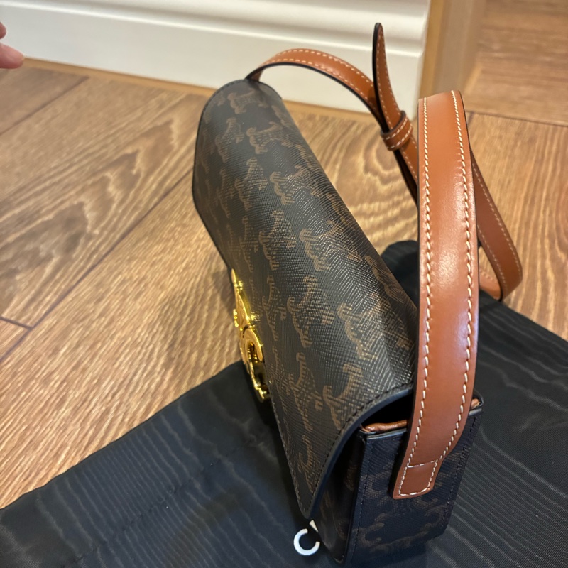 Celine老花腋下包-CLAUDE標誌印花牛皮革肩揹袋-4