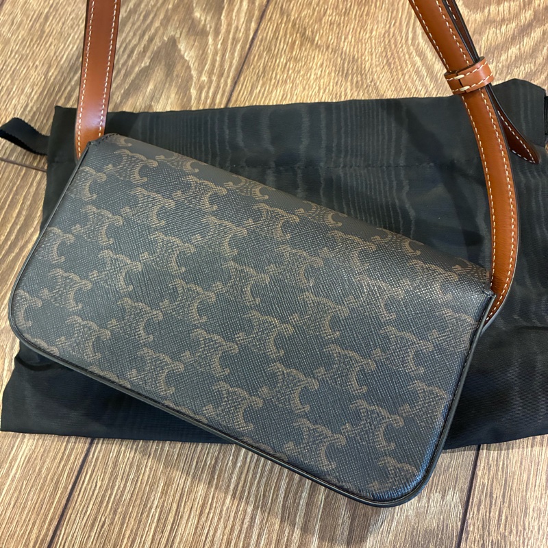 Celine老花腋下包-CLAUDE標誌印花牛皮革肩揹袋-6